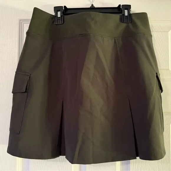 Athleta Endless Cargo Skort NWT olive green size 10