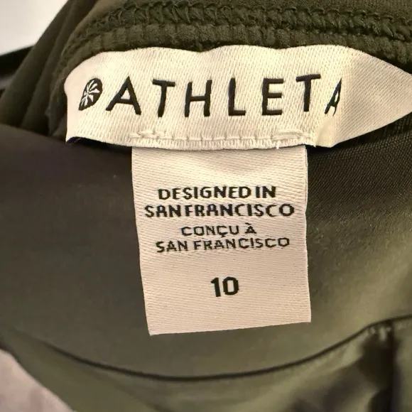 Athleta Endless Cargo Skort NWT olive green size 10