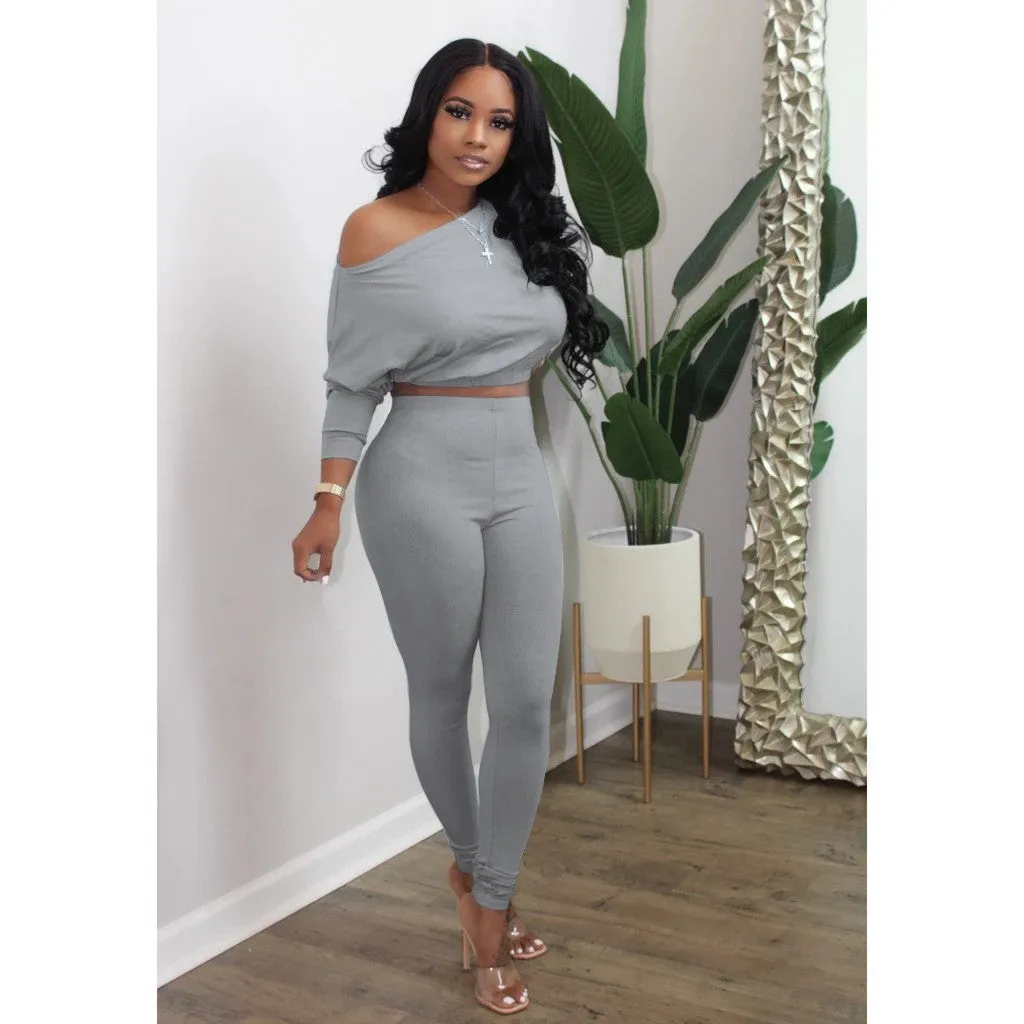 Chic Off-Shoulder Long-Sleeve Crop Top and High-Waist Leggings Set