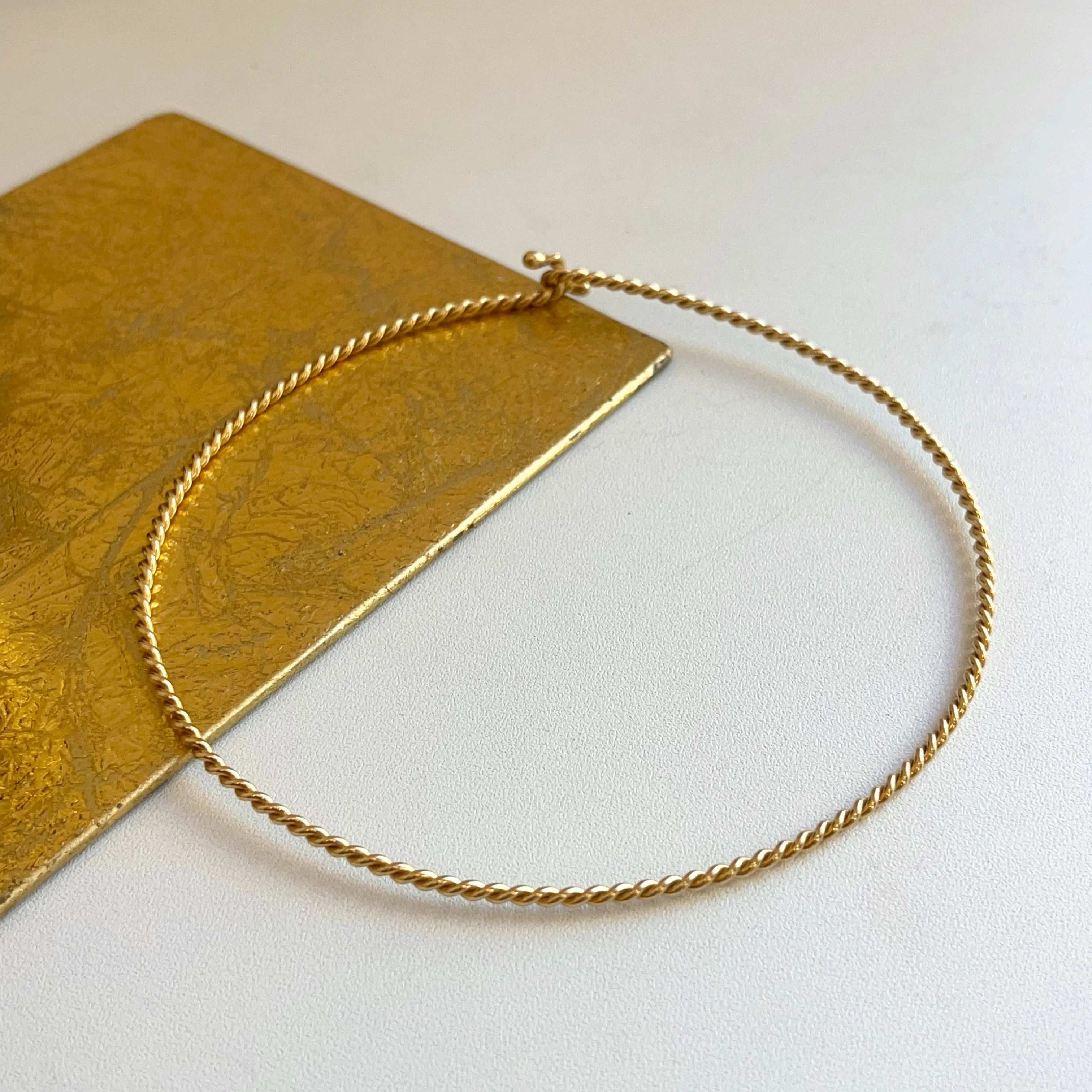 Estate 14KT Yellow Gold Twisted Tube Round Collar Necklace