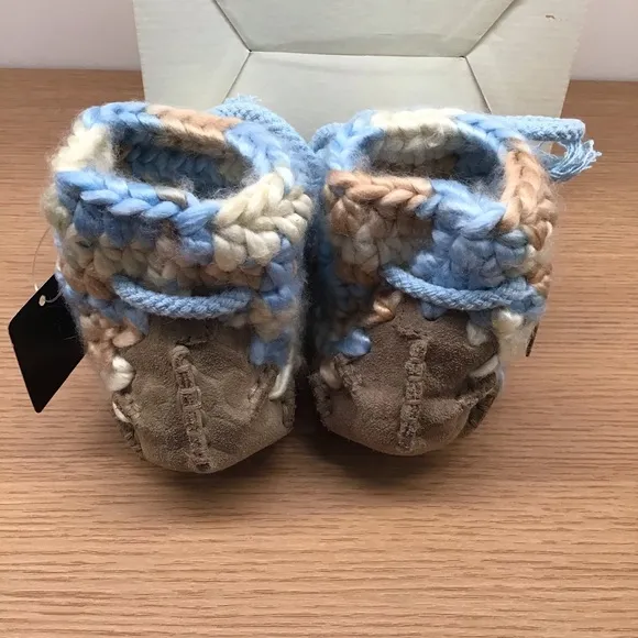 Infant UGG Crochet bootie