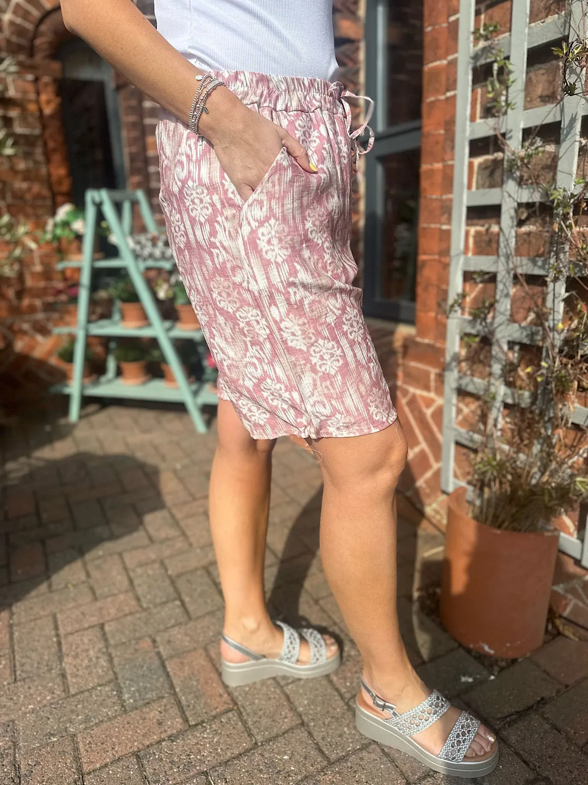 Rose Brushed Damask Print Shorts