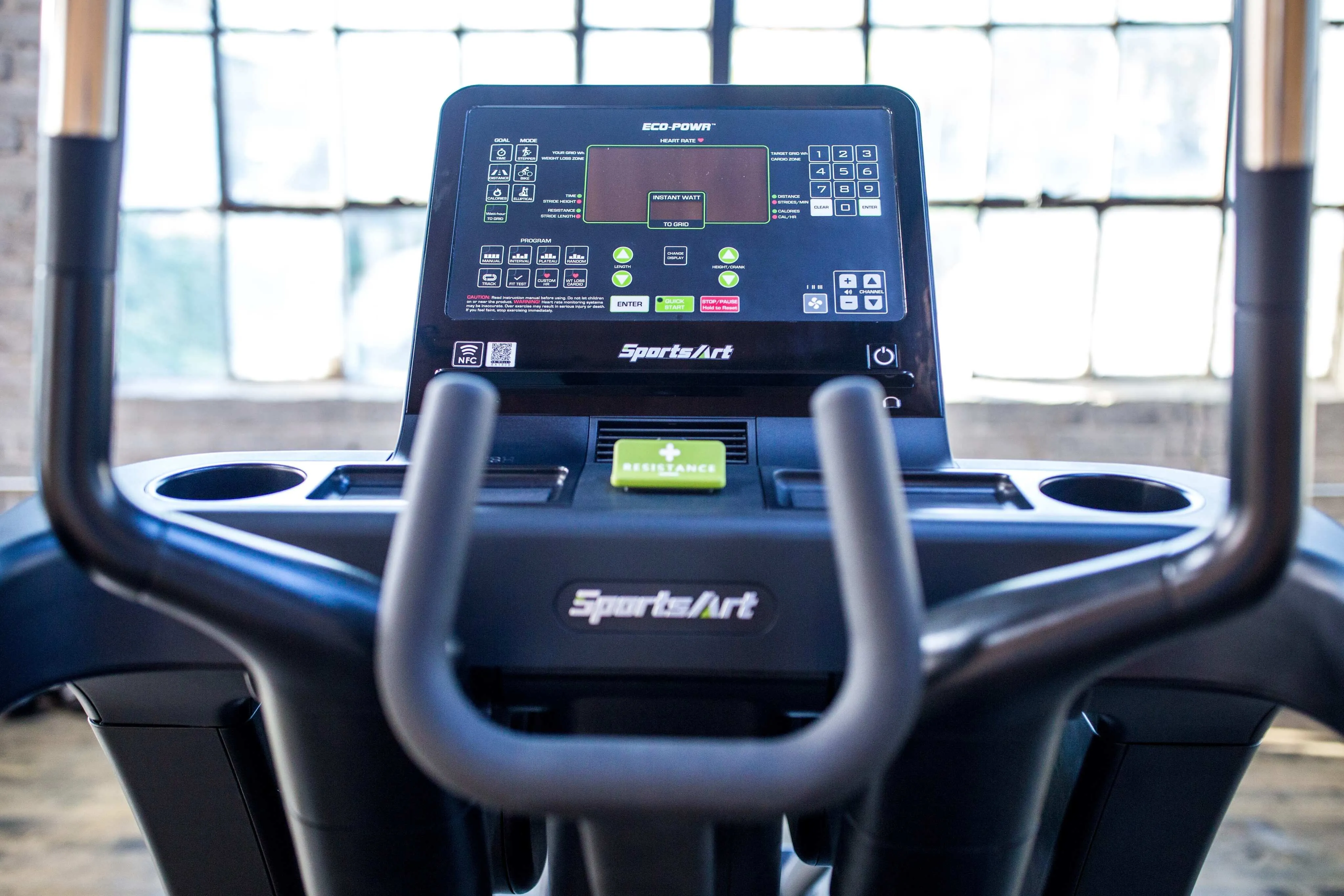 SportsArt Verso Status Eco-Powr Cross Trainer G886-1