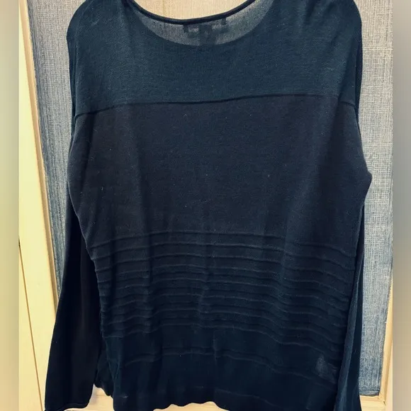 Tommy Bahama lightweight sweater with sheer details SP