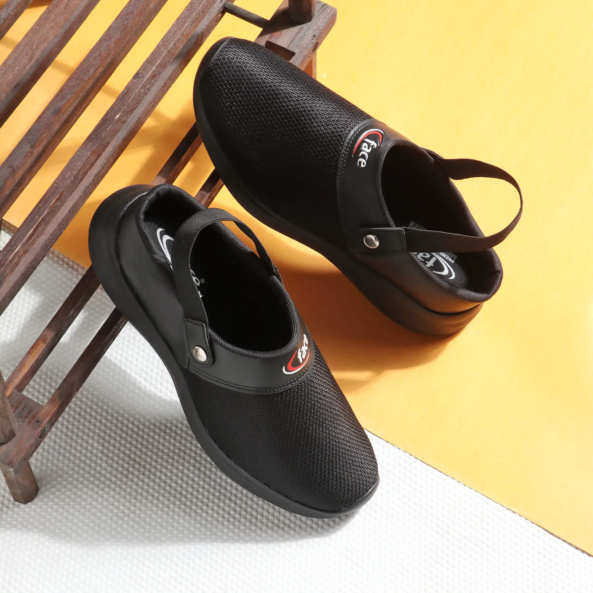 VISTARA 07 BLACK STYLISH SUMMER CLOGS