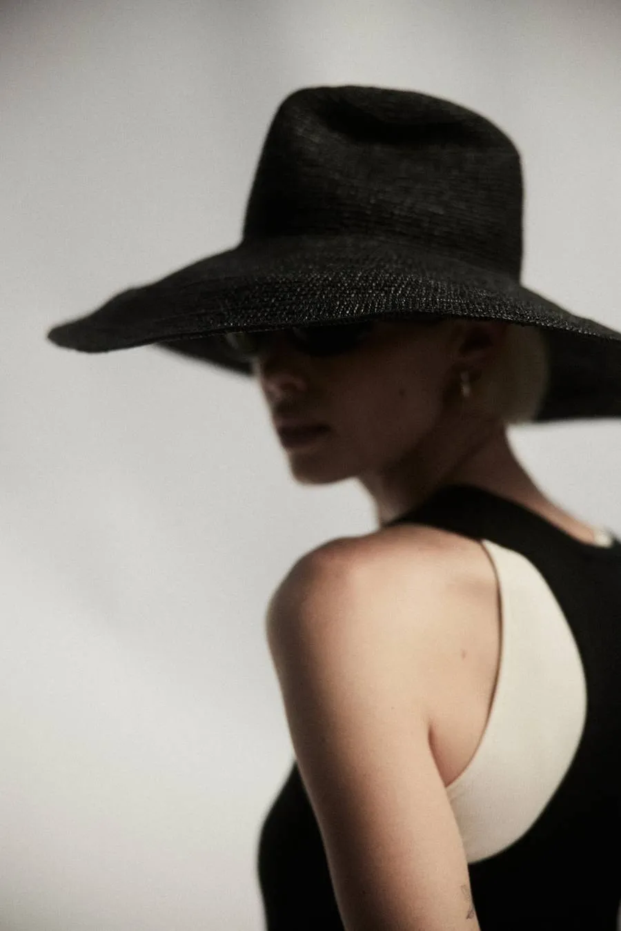 Waverly Hat in Black