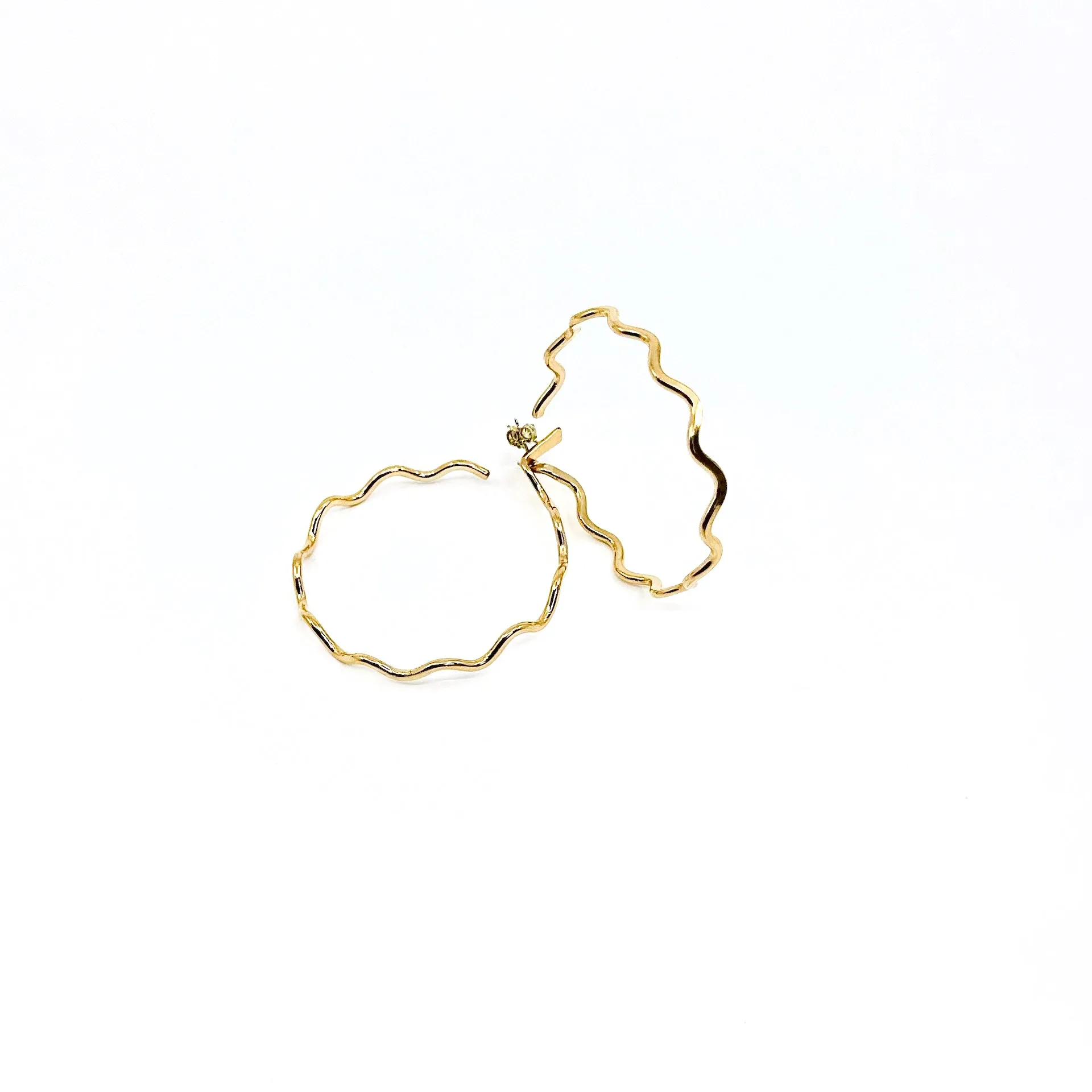 Wavy Hoops