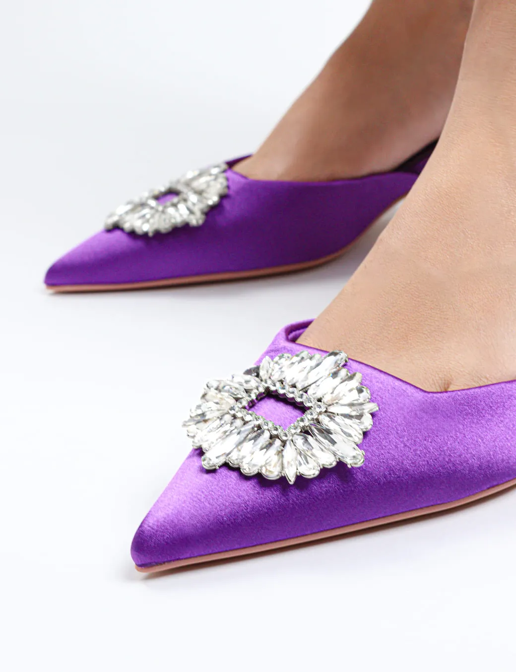 Yunai - Women's Diamond Embellished Kitten Heels